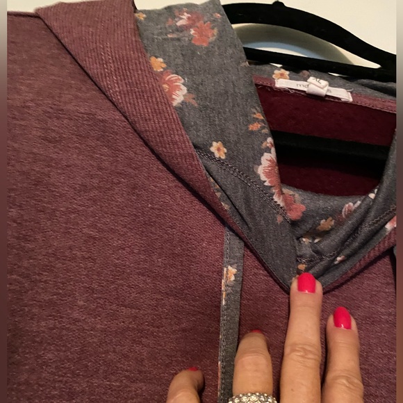Maurices Women's Burgundy Hoodie - Picture 2 of 6